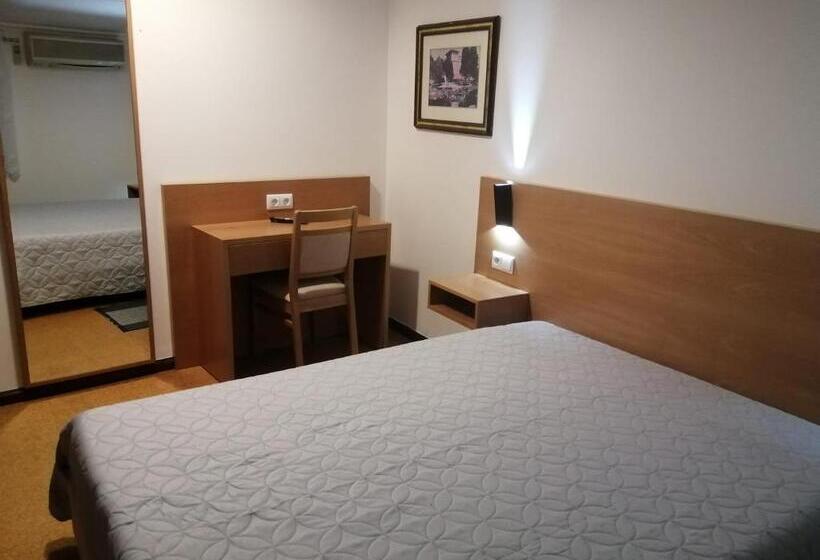 غرفة قياسية, Restaurante E Residencial O Resineiro