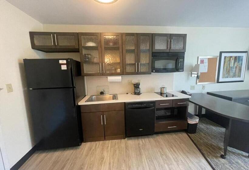Студия Стандарт, Candlewood Suites Secaucus, An Ihg