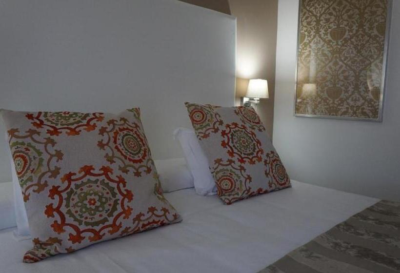 سوییت جونیور با چشم‌انداز دریا, Anoreta Suites