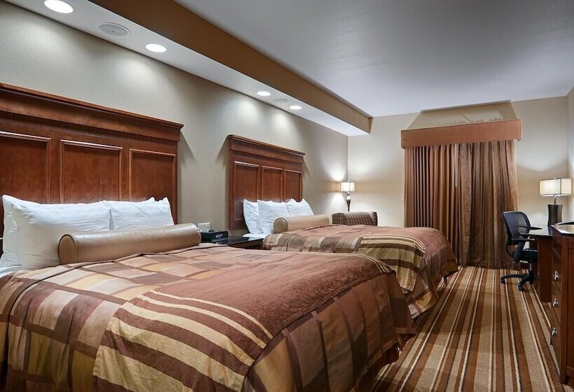 带2个双人床的标准工作室, Best Western Plus Kc Speedway Inn & Suites