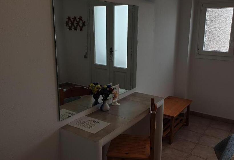 이코노미 룸, Iliada Odysseas Resort