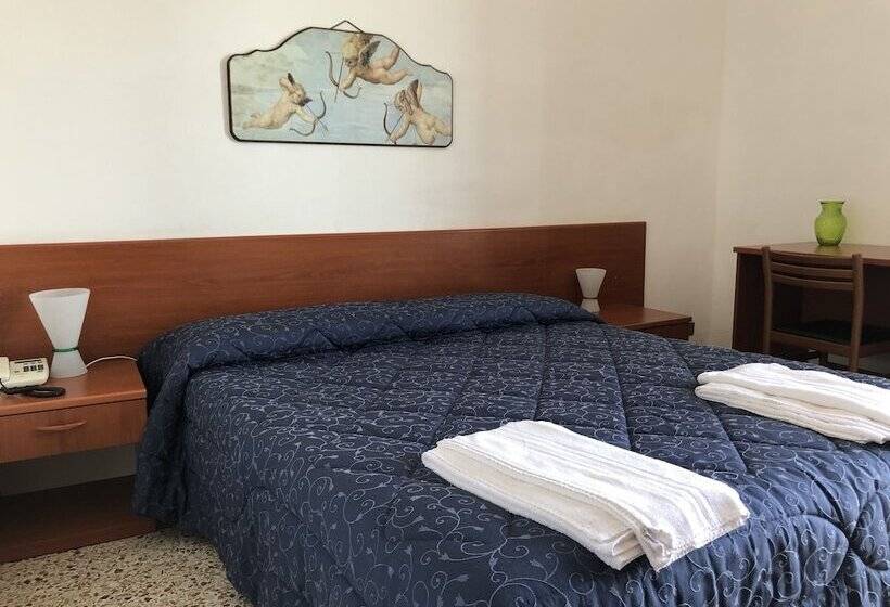 Quarto Estandar com Vistas, Villa San Giovanni