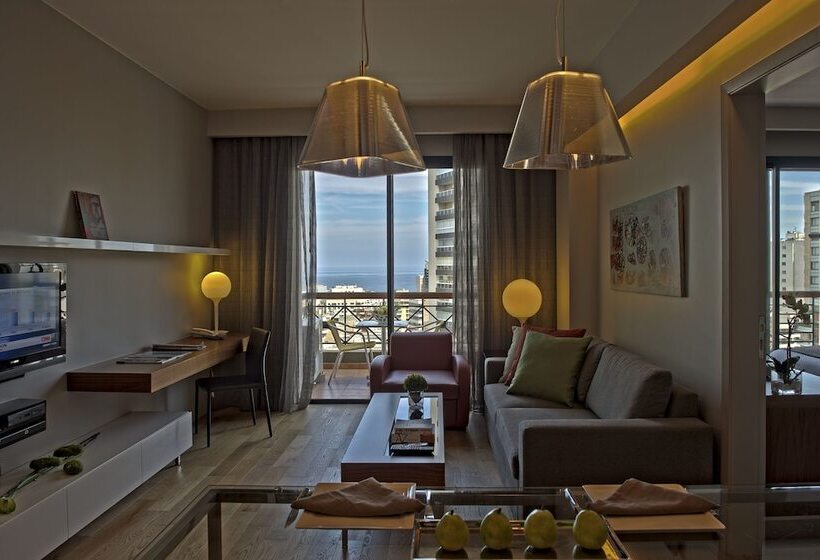 سوییت سوپریور, Parktower Suites