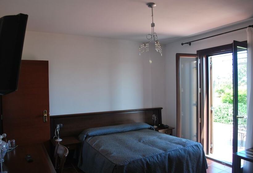 اتاق استاندارد سه نفره, Resort La Rosa Dei Venti