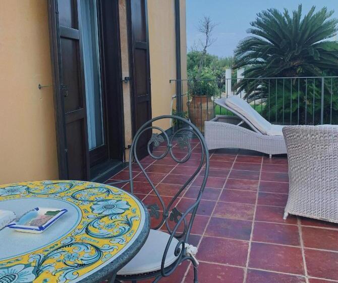 اتاق سوپریور با چشم‌انداز دریا, Resort La Rosa Dei Venti