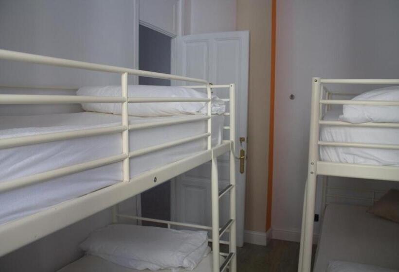 공동 객실, Hostel Royalty Albergue