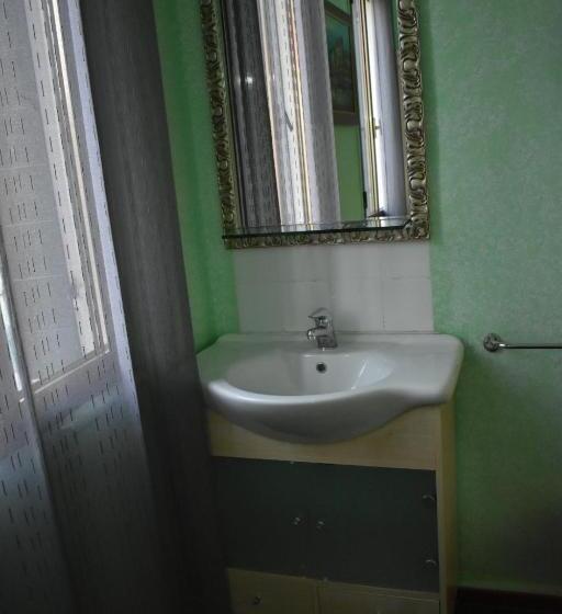 اتاق استاندارد یک تخته با سرویس بهداشتی مشترک, Nuova Locanda Belvedere