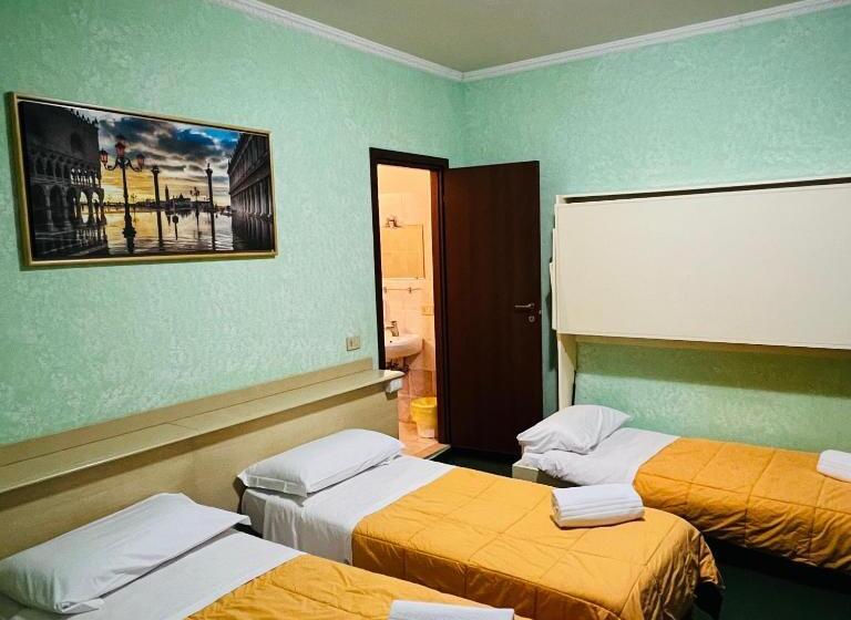 اتاق استاندارد سه نفره, Nuova Locanda Belvedere