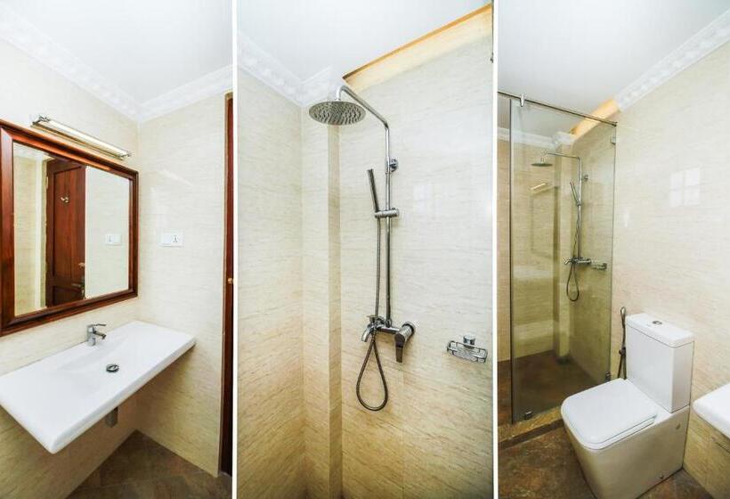 Номер Deluxe, Queensbury Malabe