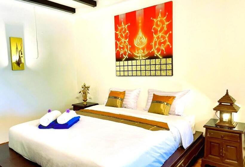带大床的标准间, Boomerang Village Resort Kata