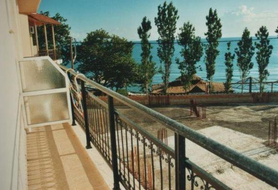 Номер Стандарт, Poros House