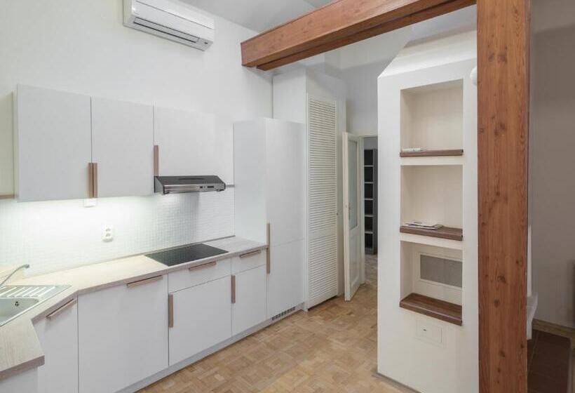 Apartamento 2 Dormitórios, 6 Continents Apartments By Prague Residences