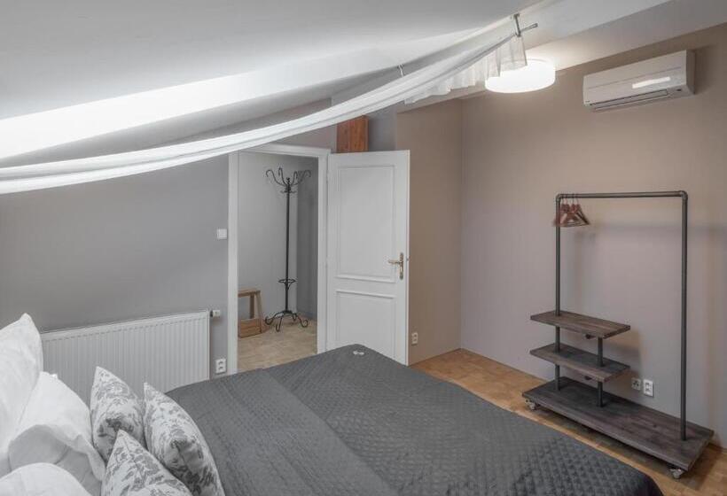 Apartamento 2 Dormitórios, 6 Continents Apartments By Prague Residences
