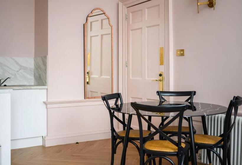 Семейный Номер Deluxe, Queen Charlotte Guesthouse