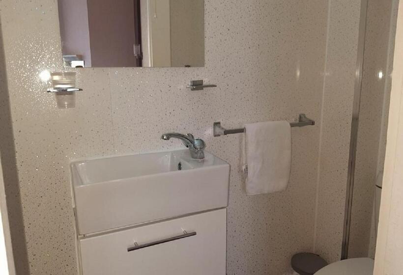 חדר סופריור לשלושה, Seacroft Guest House