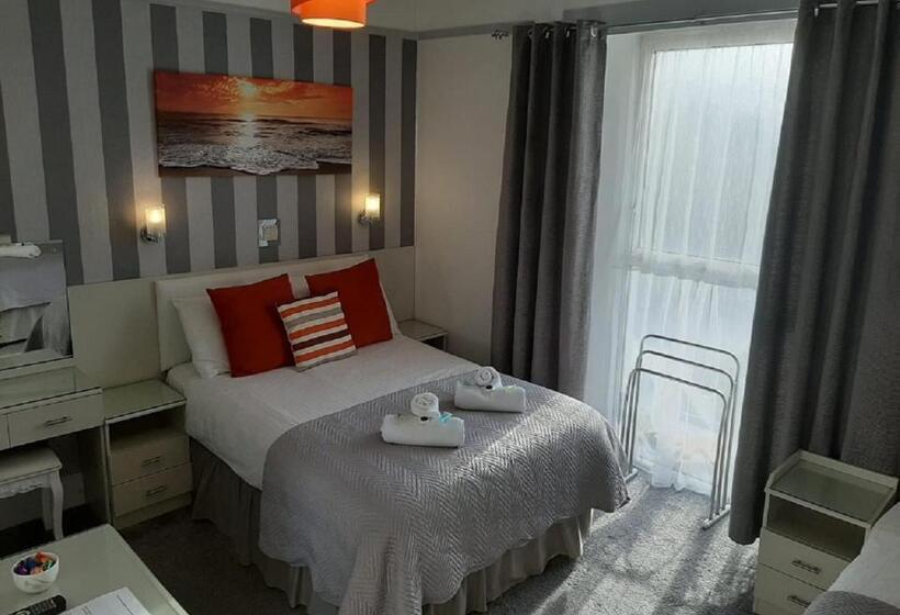 חדר סופריור לשלושה, Seacroft Guest House