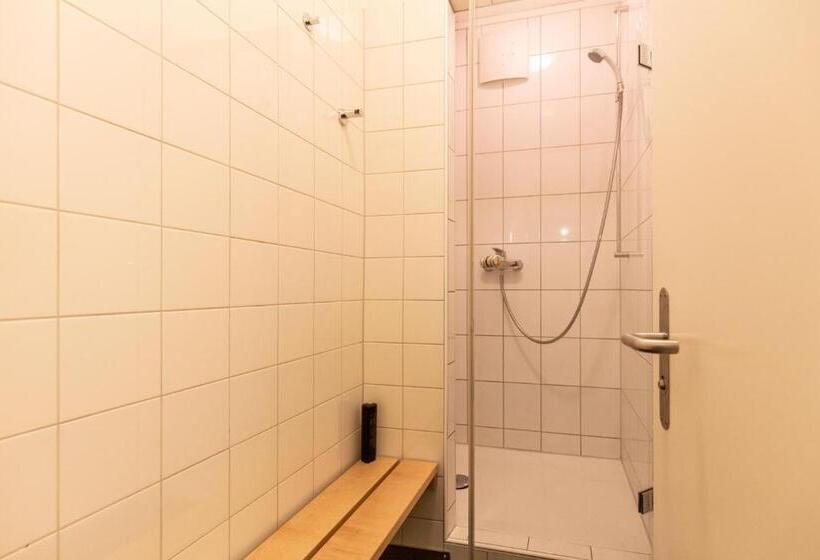 Семейный Номер Совместный Санузел, Hostel By Hyve Basel