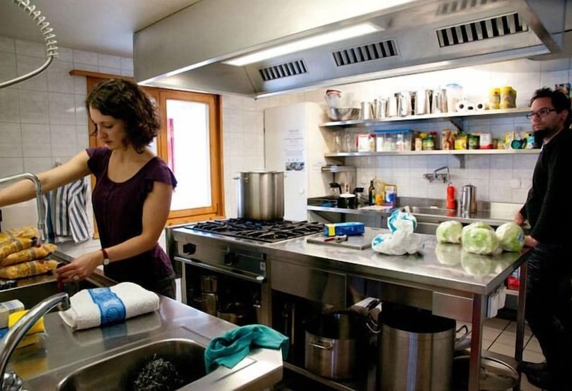 Семейный Номер Совместный Санузел, Valley Hostel