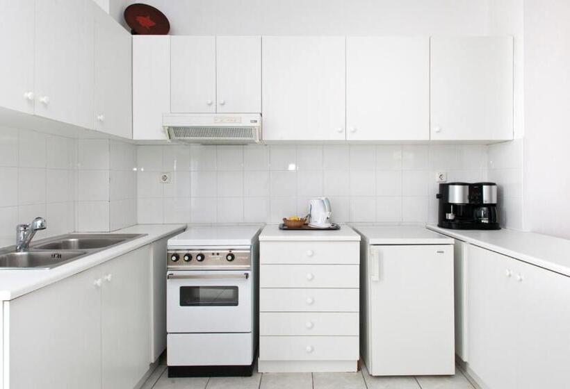 جناح غرفتين نوم, Daphne S Club Hotel Apartments