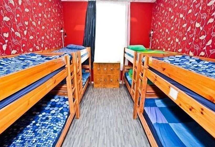 تختخواب در اتاق مشترک, Napoleon Hostel