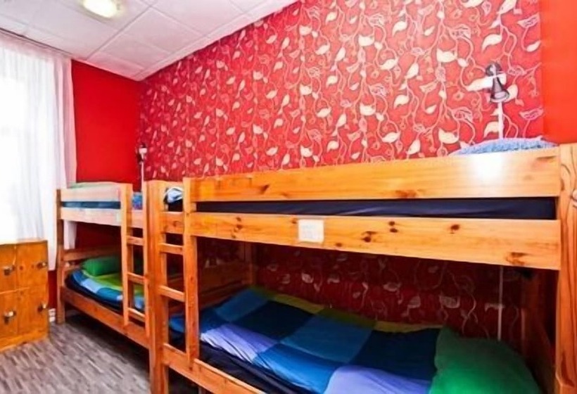 اتاق خانوادگی, Napoleon Hostel