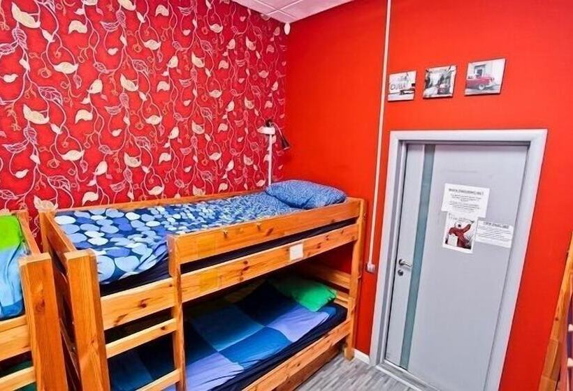 اتاق خانوادگی, Napoleon Hostel