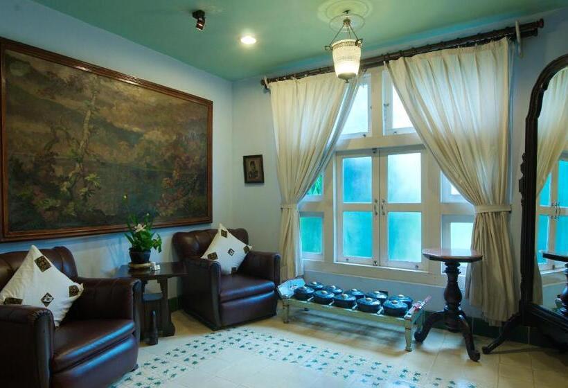 Family Suite, Tugu Blitar