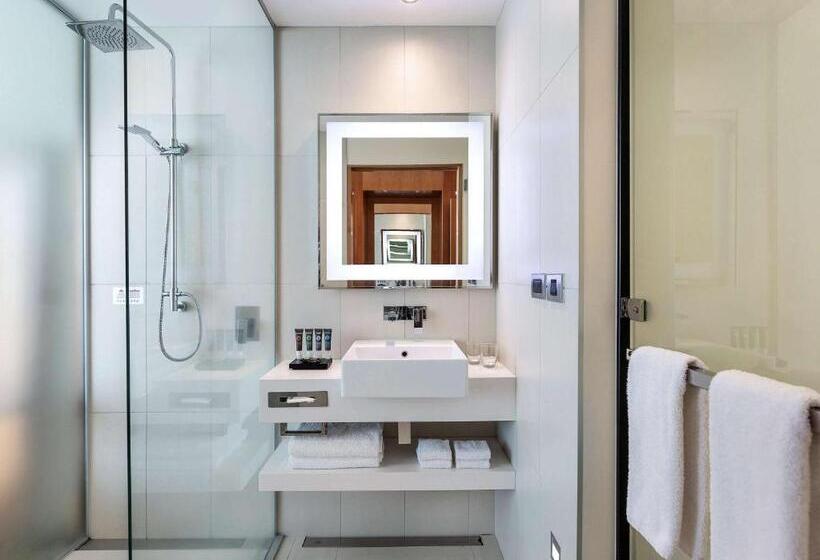 디럭스 룸 킹사이즈 침대, Novotel Auckland Airport