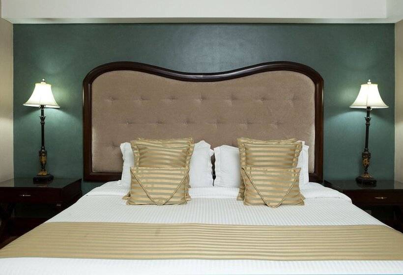 Номер Deluxe, Celeste Makati