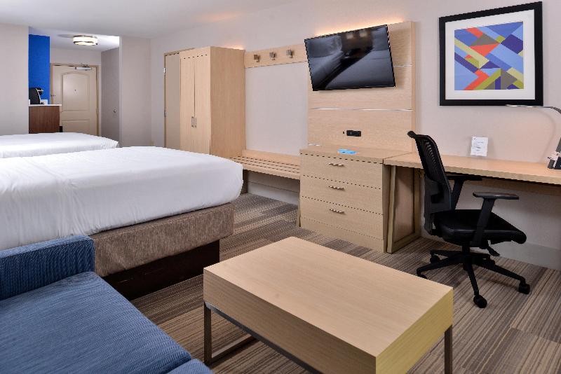 Номер Стандарт, Holiday Inn Express Hotel & Suites Cincinnati   Mason, An Ihg