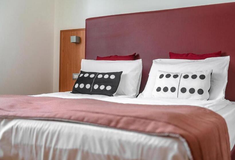 Люкс 2 Спальни, Domino Suite Hotel & Residence