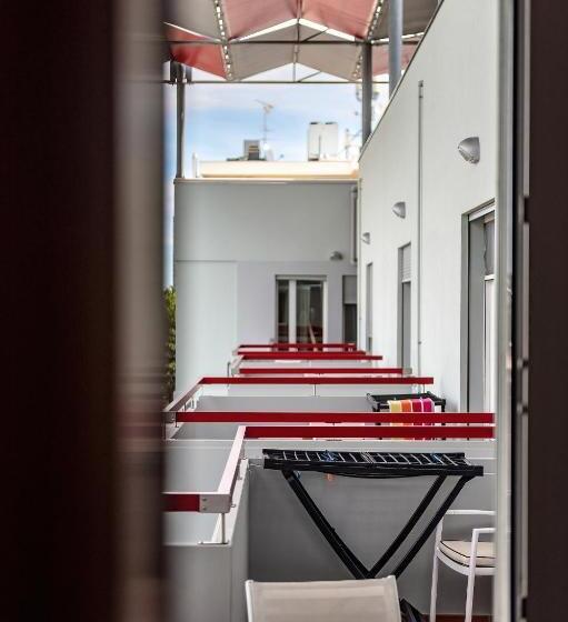 Четырехместный Номер Стандарт, Domino Suite Hotel & Residence