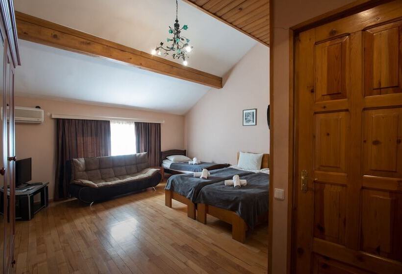 اتاق اکونومی, Hotel 38