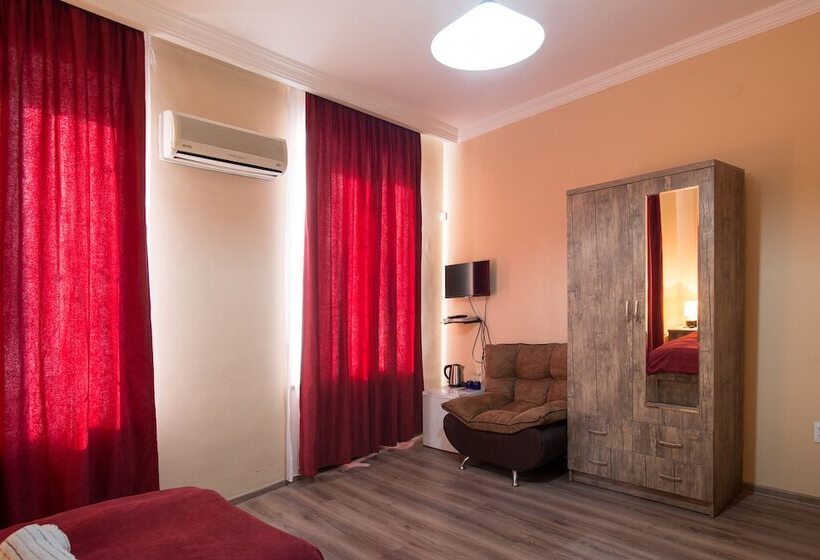 اتاق اکونومی, Hotel 38