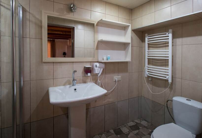 اتاق استاندارد سه نفره, Hotel 38