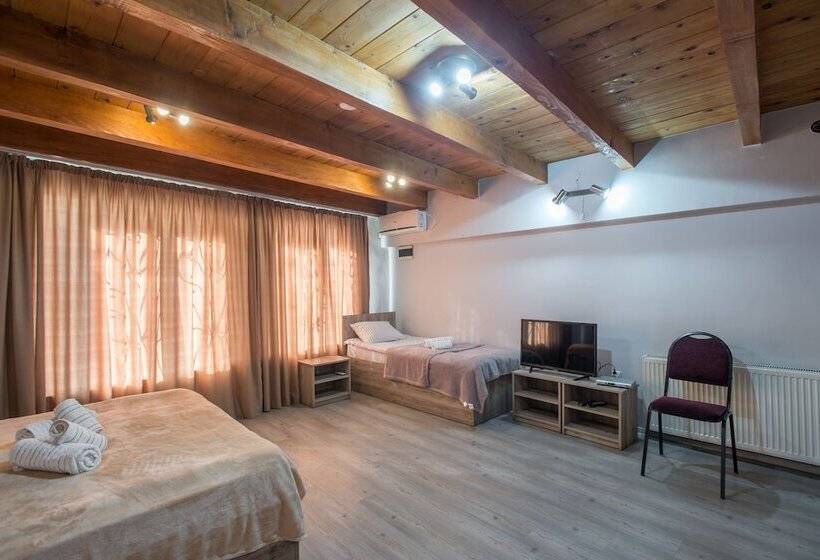 اتاق استاندارد سه نفره, Hotel 38