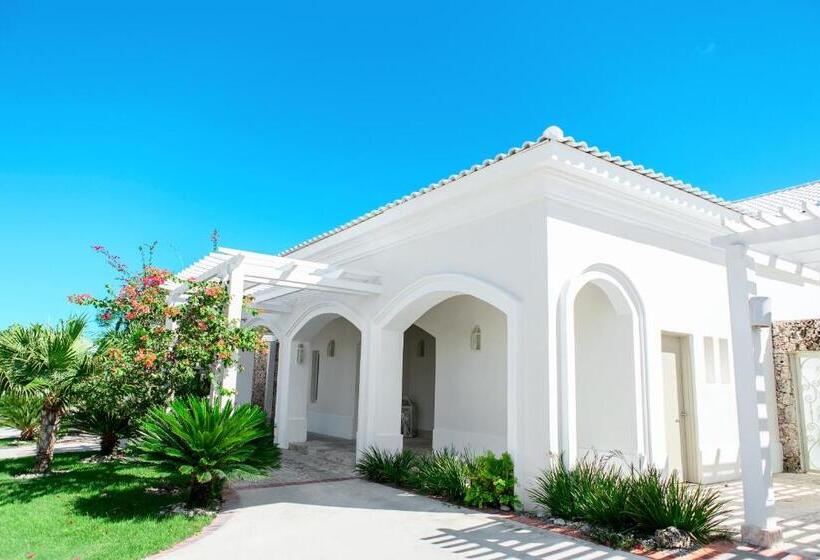 ویلای 4 خوابه, Eden Roc Cap Cana