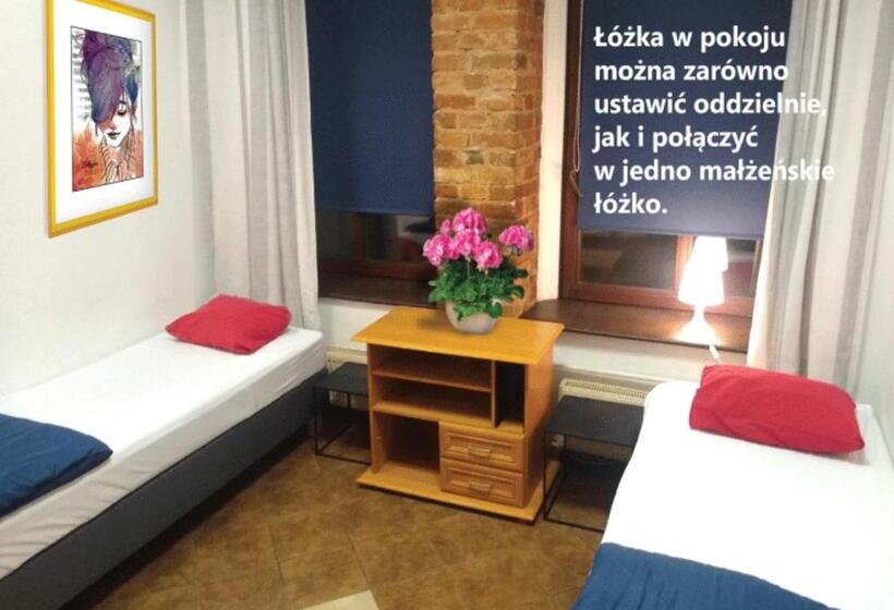 غرفة عائلية حمام مشترك, Music Hostel Piotrkowska
