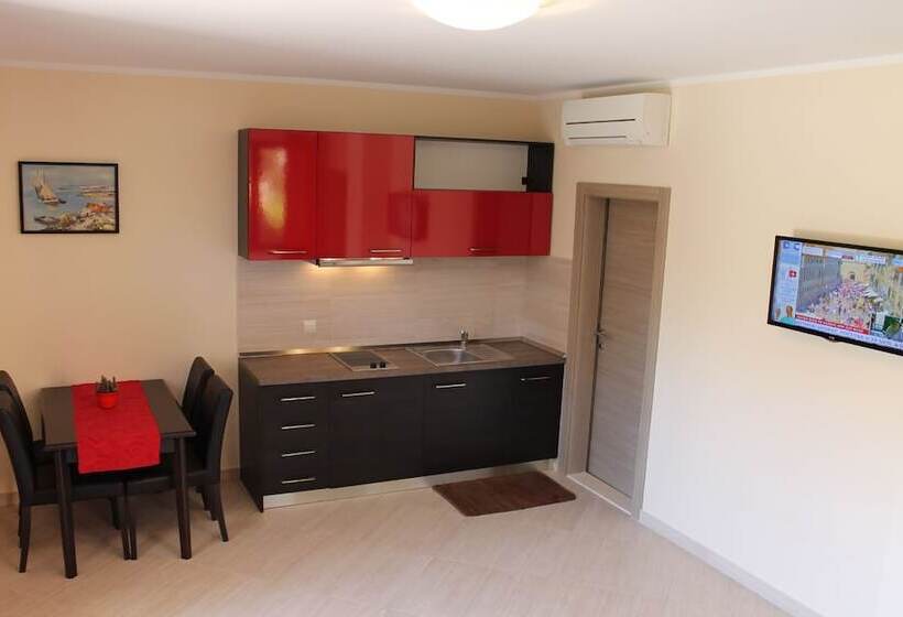 آپارتمان پرمیوم 1 خوابه با چشم‌انداز دریا, Apartments Logos