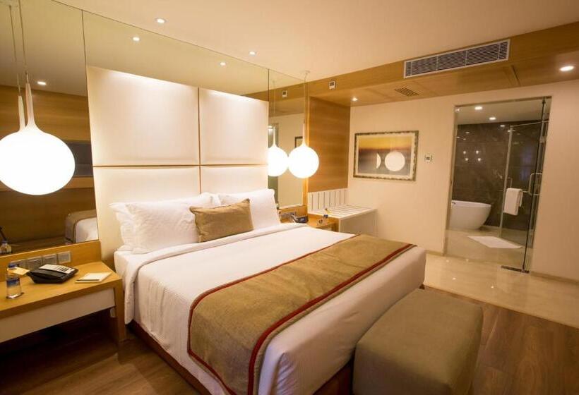 Люкс Клуб, The Residency Towers Coimbatore