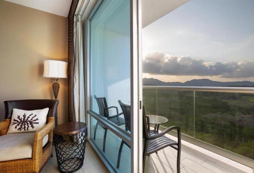 Номер Deluxe Вид на Сад, The Westin Playa Bonita Panama