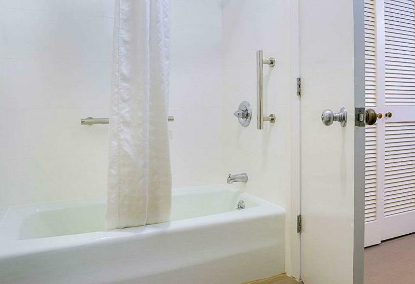 Номер Стандарт, Comfort Inn Monterey Peninsula Airport