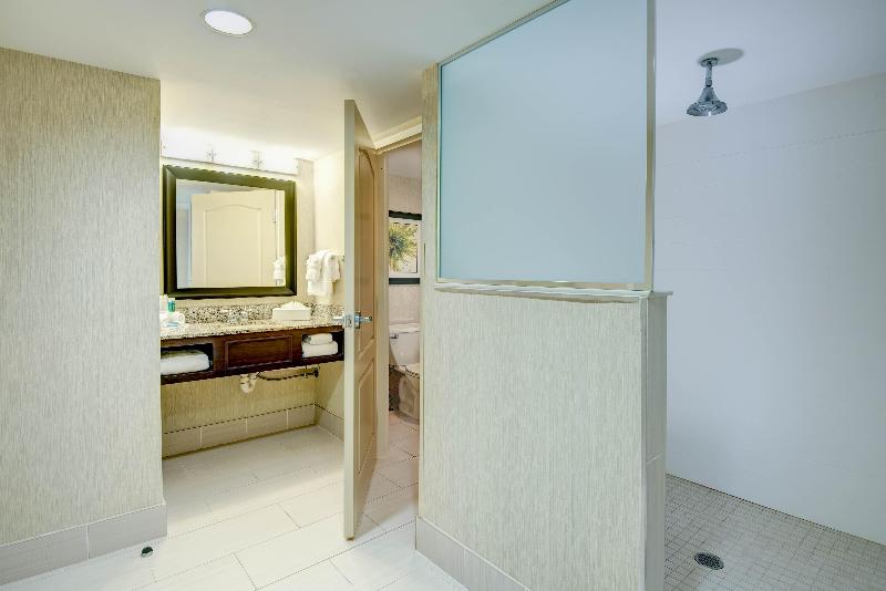 스위트 킹사이즈 침대, Holiday Inn Express   Neptune, An Ihg