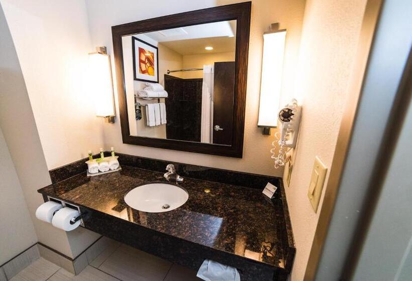 Люкс Executive Кровать Кинг, Holiday Inn Express Hotels & Suites Rockingham West, An Ihg