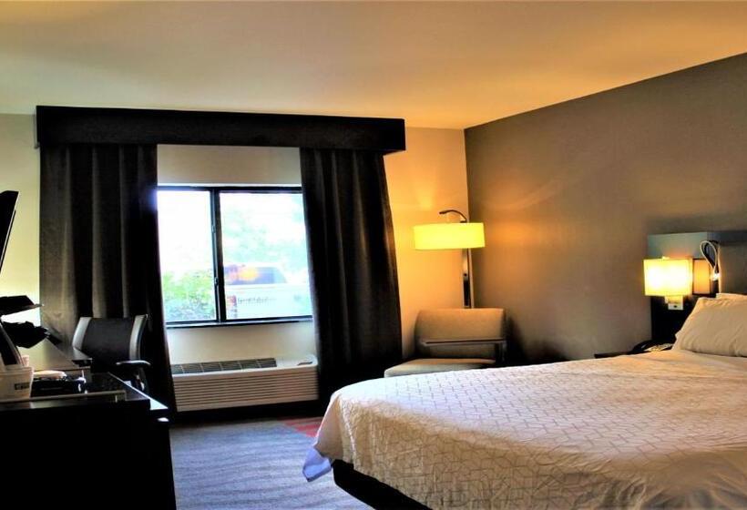 Номер Стандарт Кровать Кинг Адаптированный для Инвалидов, Holiday Inn Express Hotels & Suites Rockingham West, An Ihg