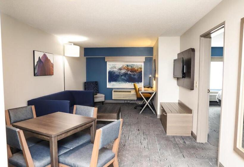 带双人大床的行政管理套房, Holiday Inn Express & Suites Donegal, An Ihg