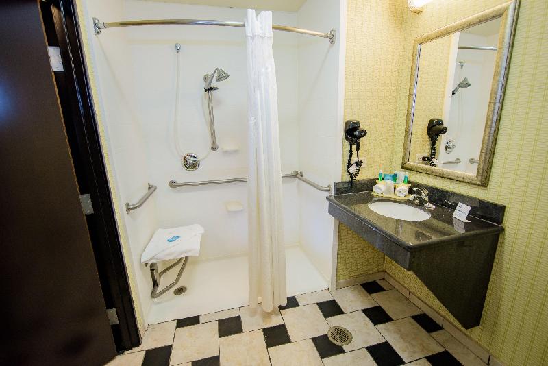 اتاق استاندارد با تخت بزرگ برای معلولان, Holiday Inn Express Tulsa South Bixby, An Ihg