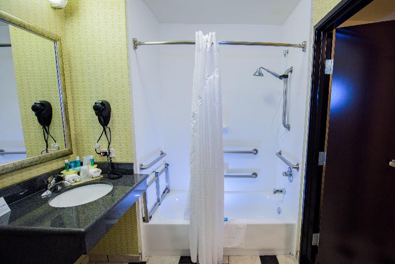 اتاق استاندارد با تخت دو نفره بزرگ برای معلولان, Holiday Inn Express Tulsa South Bixby, An Ihg