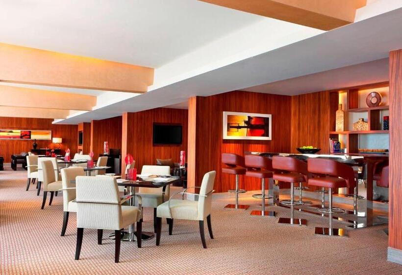 Номер Клуб, Sheraton Grand Bangalore Hotel At Brigade Gateway