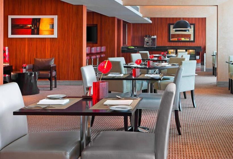Номер Клуб, Sheraton Grand Bangalore Hotel At Brigade Gateway